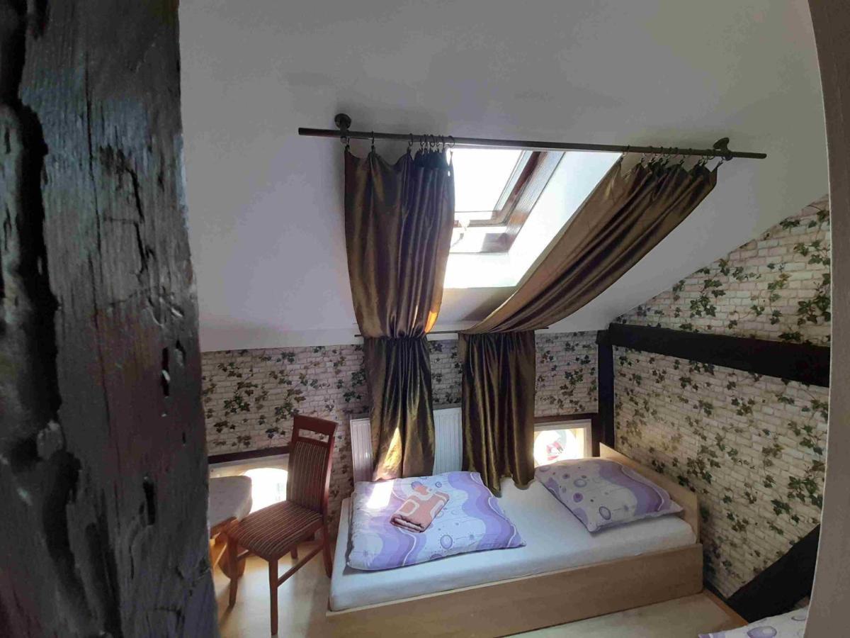5-Bed Room with Private Bathroom,1404497237:JPEG